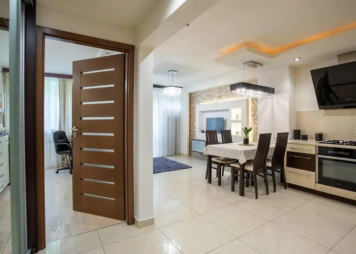 Golden - Location In Center Grzybowska 5-305 Apartman Varsó